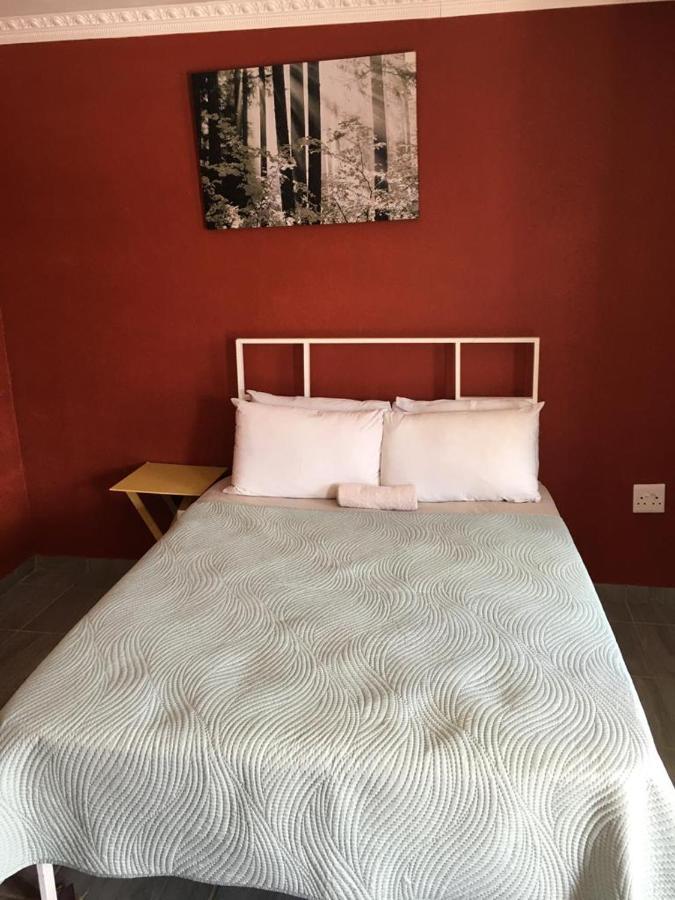 Elson Lodge K1 Katlehong Екстер'єр фото